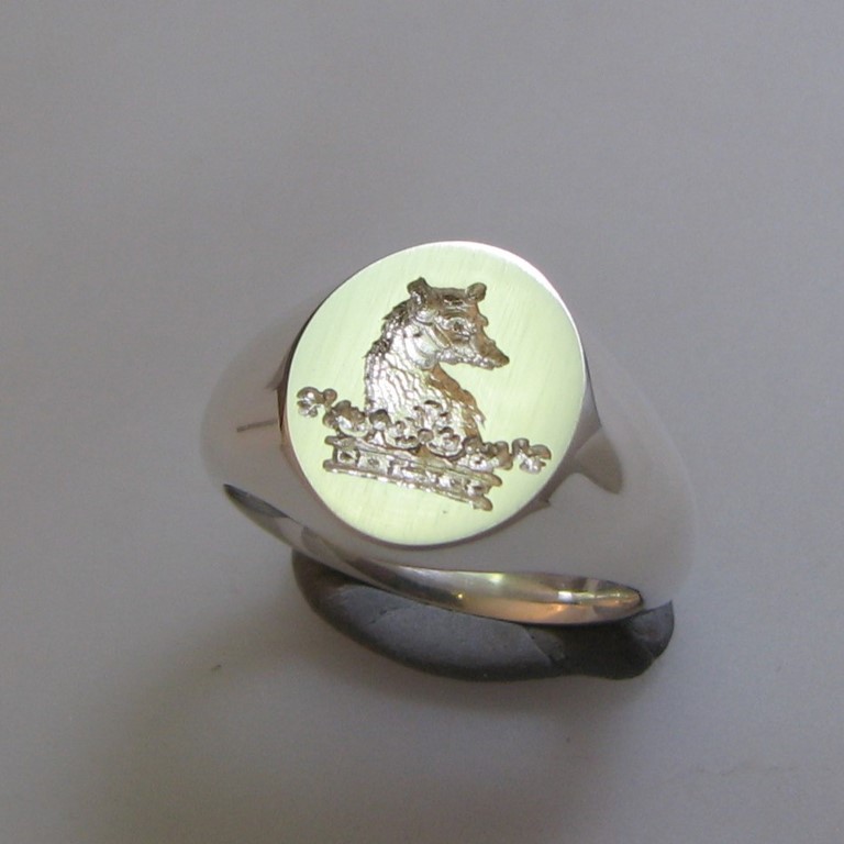 Bear in crown crest engraved signet ring